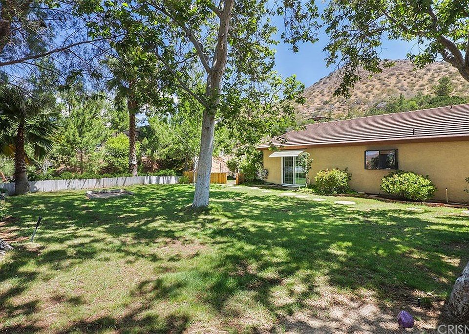 1st image of 33504 Listie Ave