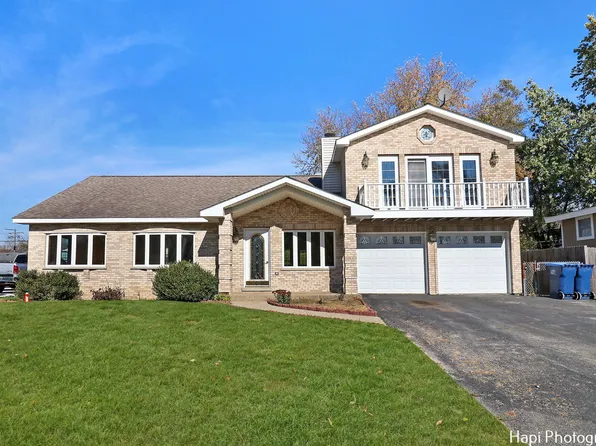 1508 W Pine St, Holiday Hills, IL 60051