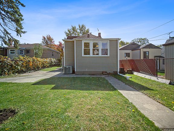 4th image of 2730 W 98th Pl
