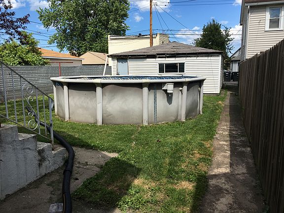 2nd image of 4817 Walsh Ave #House