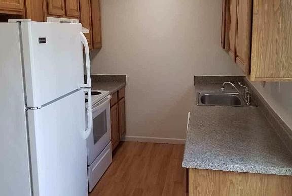 4th image of 1746 N Rainier Ave