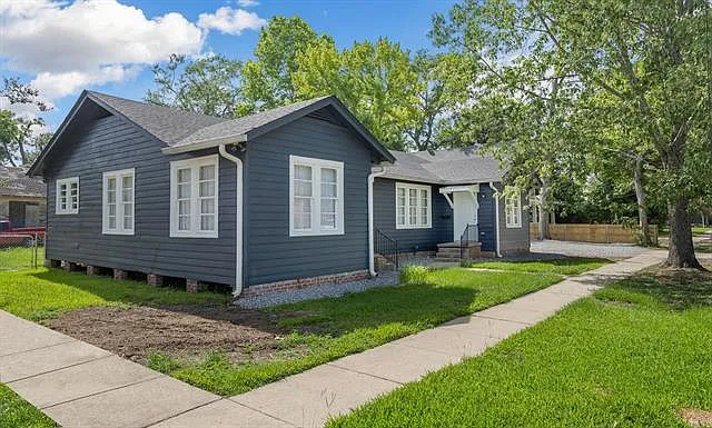 2 bed, 1.0 bath, 900 sqft, $2,500 — Photo 2