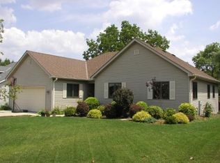 4320 S 38th St, Greenfield, WI 53221