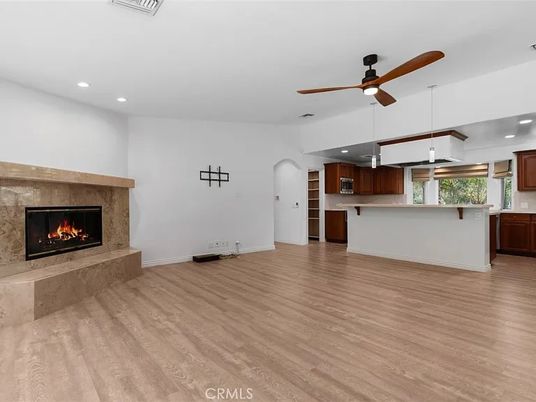 600 Cliff Dr — Photo 15