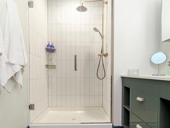 2nd image of 114 W Chicago Ave #308