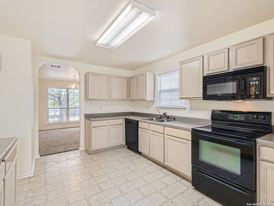 1st image of 642 LIMESTONE FLAT