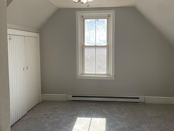 3rd image of 512 Market St #3