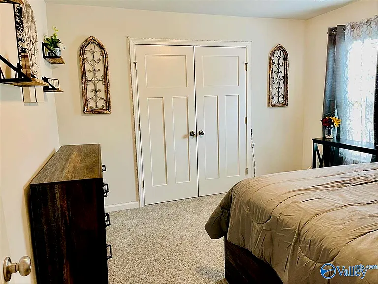 115 Edgestone Dr — Photo 17