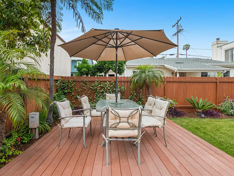 1236 Thomas Ave — Photo 4
