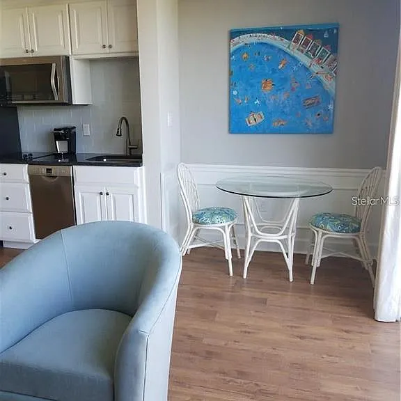51 Mac Ewen Dr #8 — Photo 12
