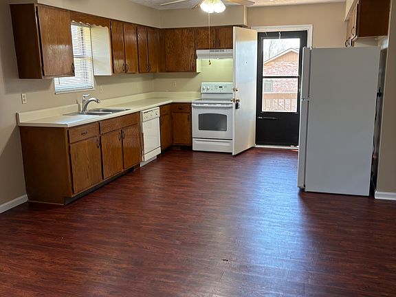 3rd image of 721 Bethany Ct