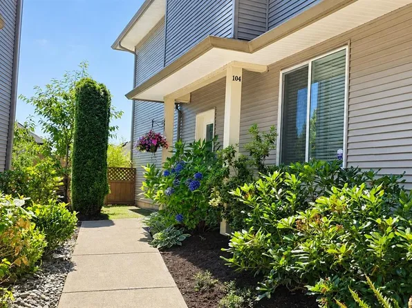 2153 Ridgemont Pl Unit 104, Nanaimo, BC V9T 0C8