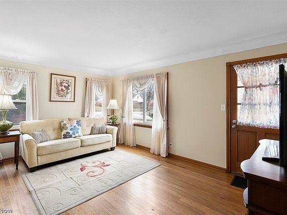 4th image of 25371 Marsdon Dr