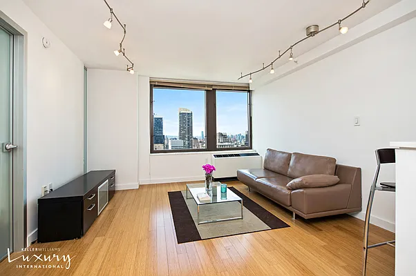 Rented by Keller Williams NYC | media 15