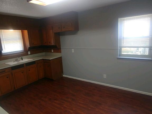 5th image of 3828 Grady St