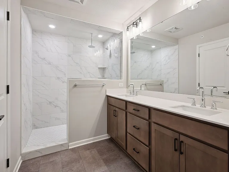 2434 Blossom Cir — Photo 10