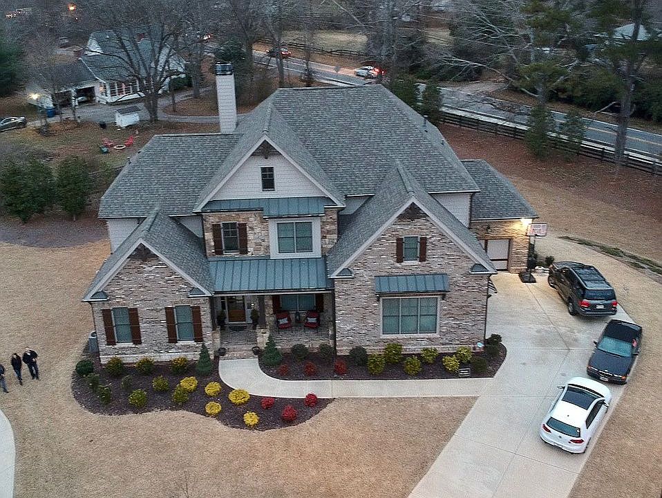 2nd image of 1250 Wellington Pl