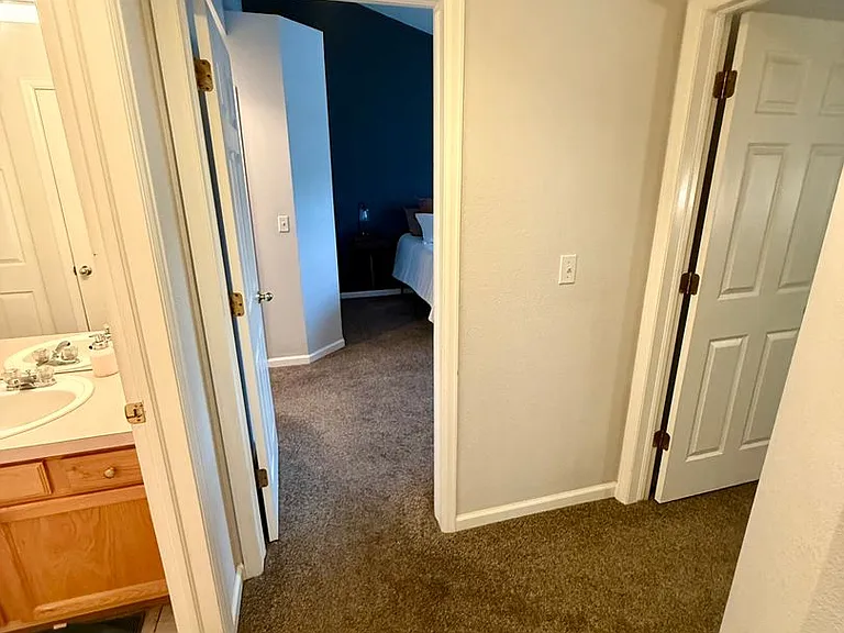 5225 White Willow Dr #210 — Photo 10