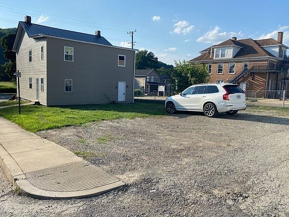 2nd image of 801 N Warren Ave