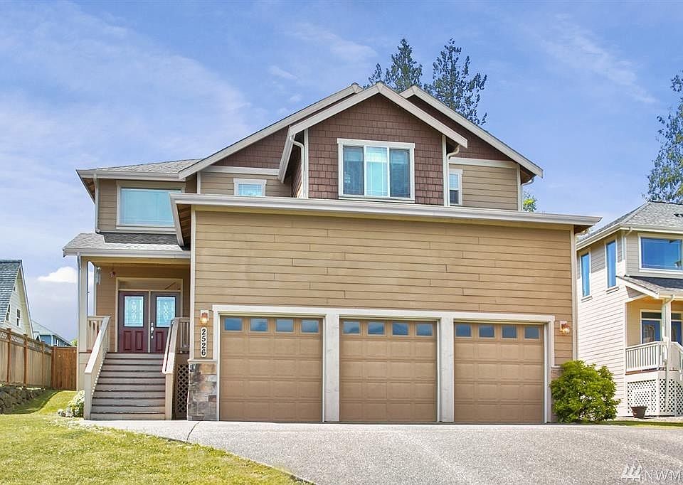 1st image of 2526 NE Kevos Pond Dr