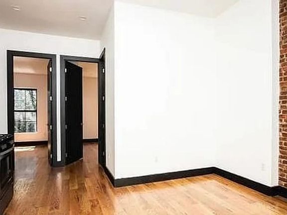 3rd image of 758 Putnam Ave APT 3