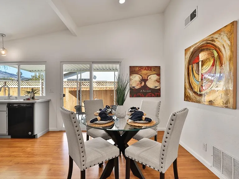 310 Curie Dr — Photo 35