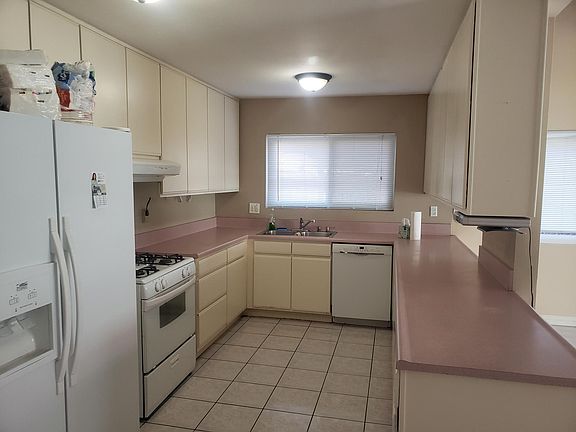 3rd image of 1298 Calle Santiago