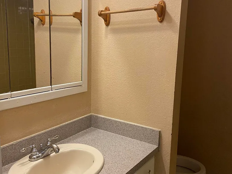 4908 Fairwood Dr — Photo 18