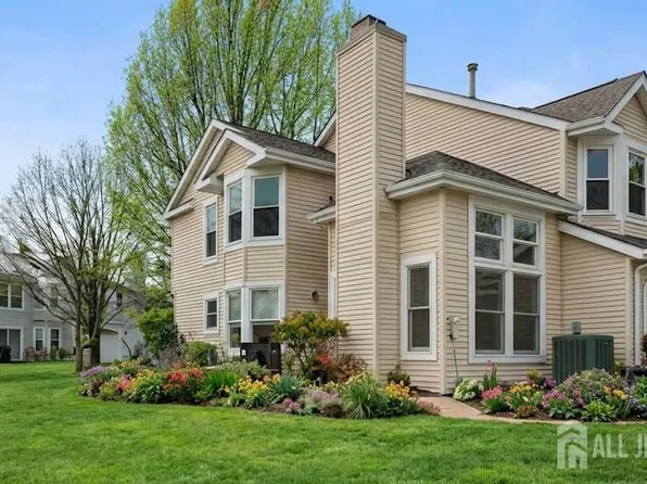 107 Lloyd Ct, East Brunswick, NJ 08816