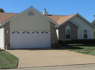 2863 Maplewood Dr, High Ridge, MO 63049