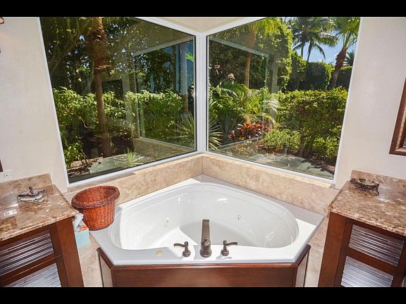 5th image of 16691 Meadow Creek Cir