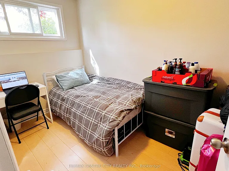 116 Paperbirch Cres E #UPPER — Photo 3