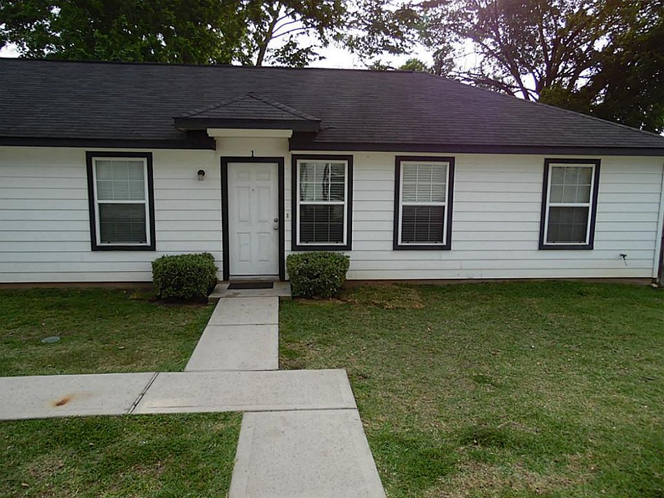 1st image of 204 W Worsham St #1