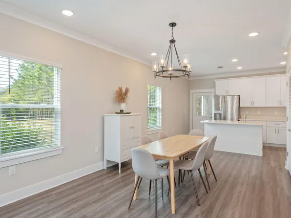 320 N Sand Palm Rd, Freeport, FL 32439