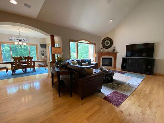 3rd image of 6448 Granite Dr NW