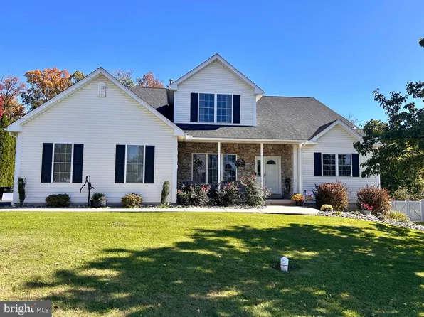 334 Rosecliff Dr, Douglassville, PA 19518