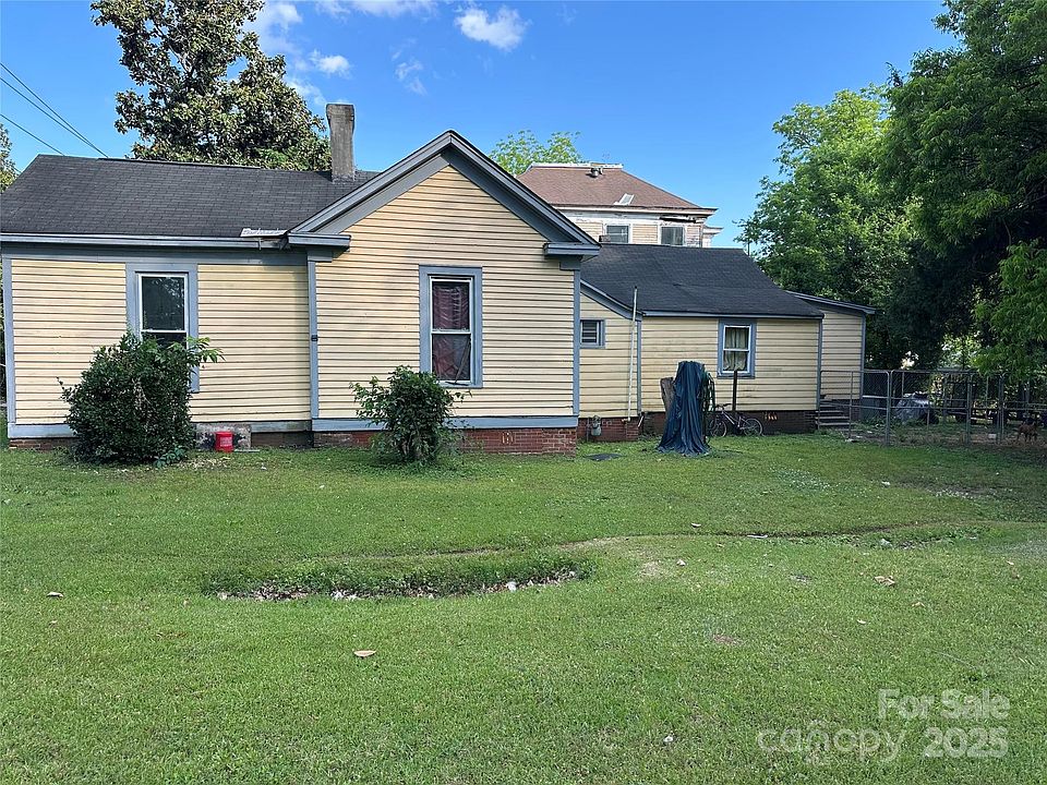 2nd image of 142 Wylie St