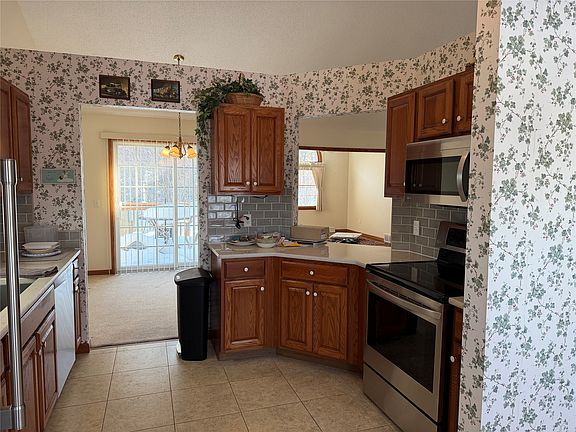 5th image of 2537 Lilac Ct #38