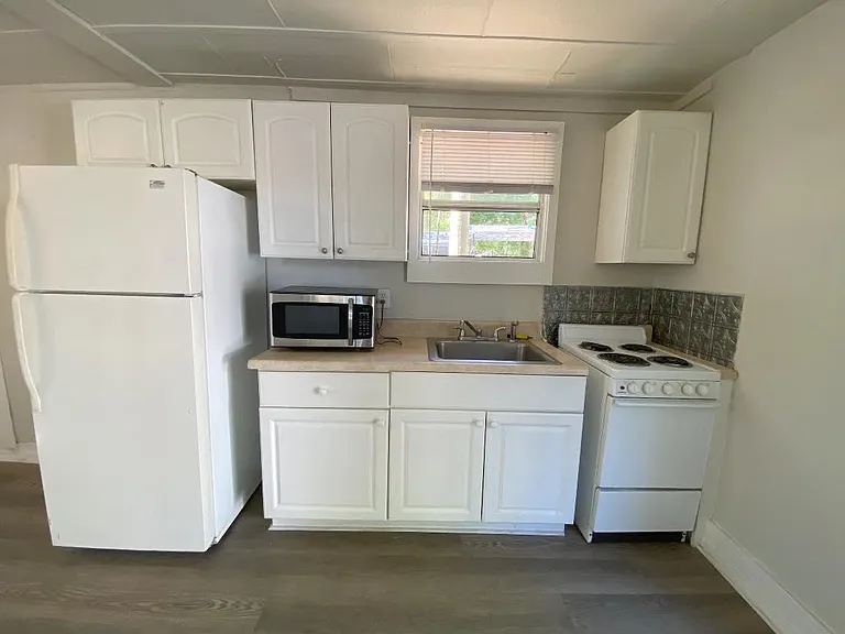 220 N Beaumont Ave #4 — Photo 9