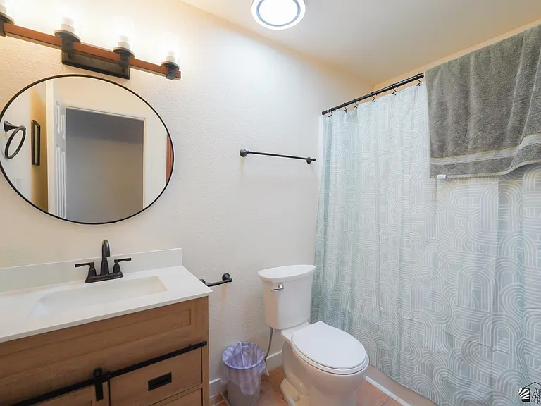 2146 S 47th Ave — Photo 20