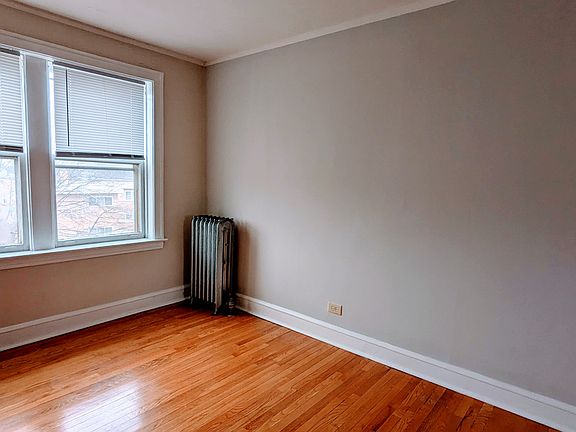 5th image of 4649 Washington St #2