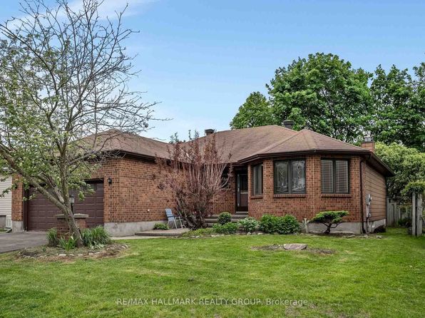 18 Randall James Dr, Ottawa, ON K2S 1L9