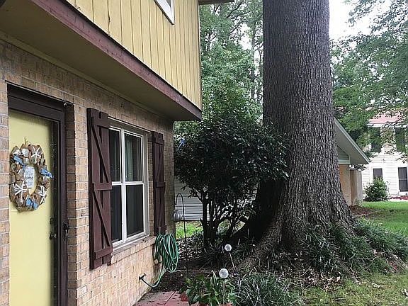 2nd image of 4032 Foxwood Dr