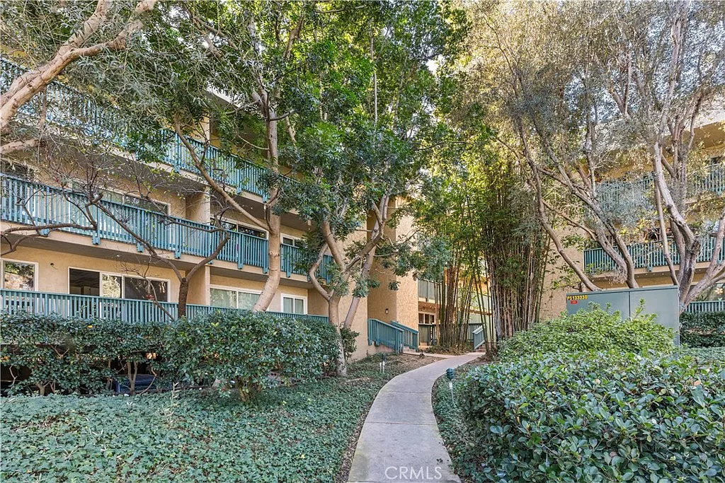 Building Photo - 576 N Bellflower Blvd #233