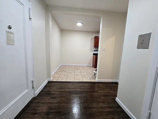 Rented by Voro Purple LLC | media 4