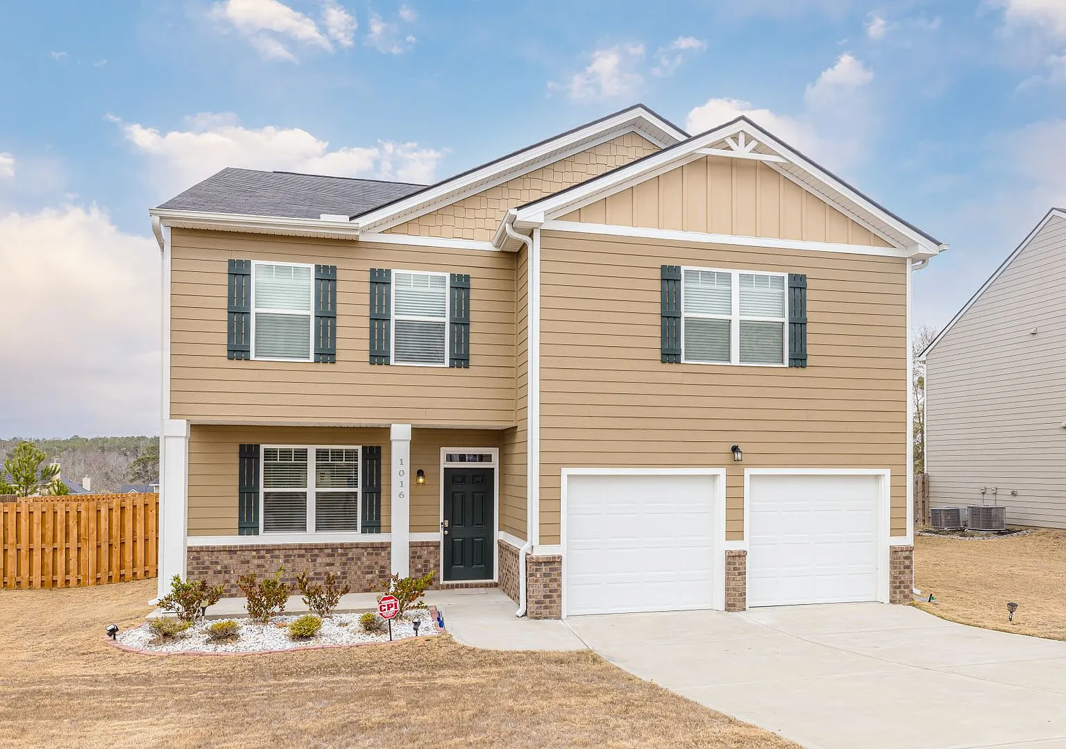 1016 Sherwood Ln — Photo 1
