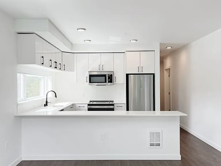 Spur Apartments — Photo 201