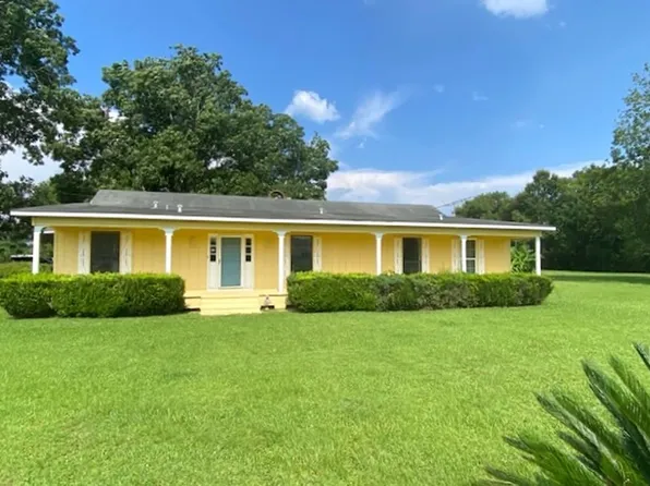 9925 Woodie Ln, Irvington, AL 36544