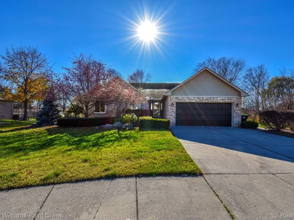 8610 S Fernwood Ct, Washington, MI 48094