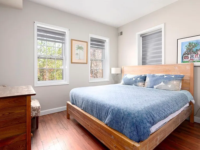 1118 F St NE #2 — Photo 14